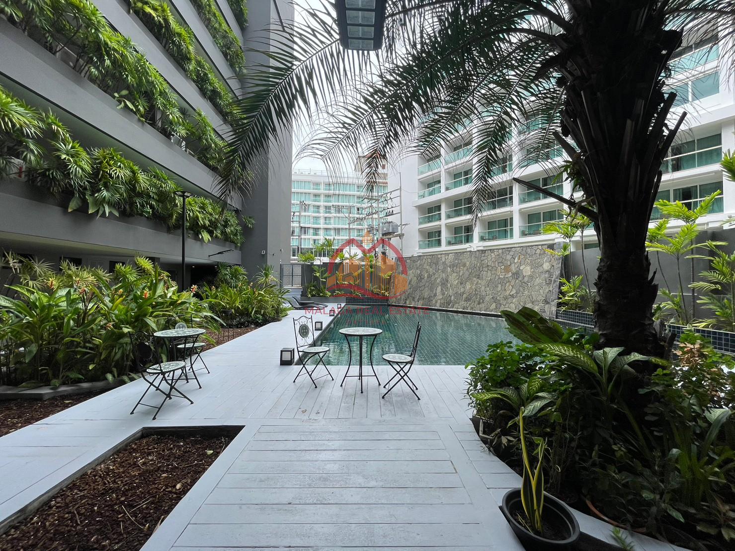 Tropicana Pratumnak