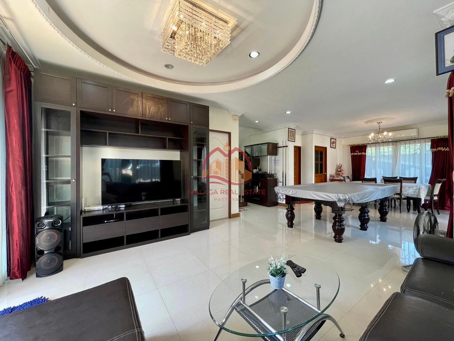 Private House for Sale on Thappraya Soi 15