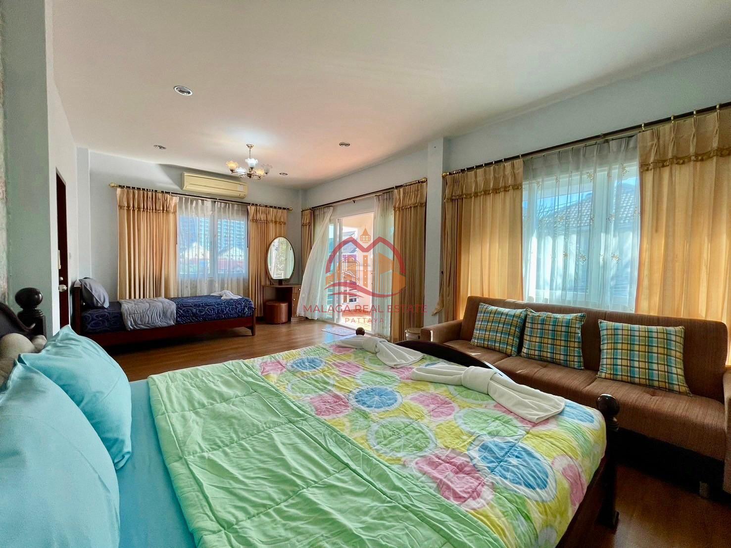 Private House for Sale on Thappraya Soi 15