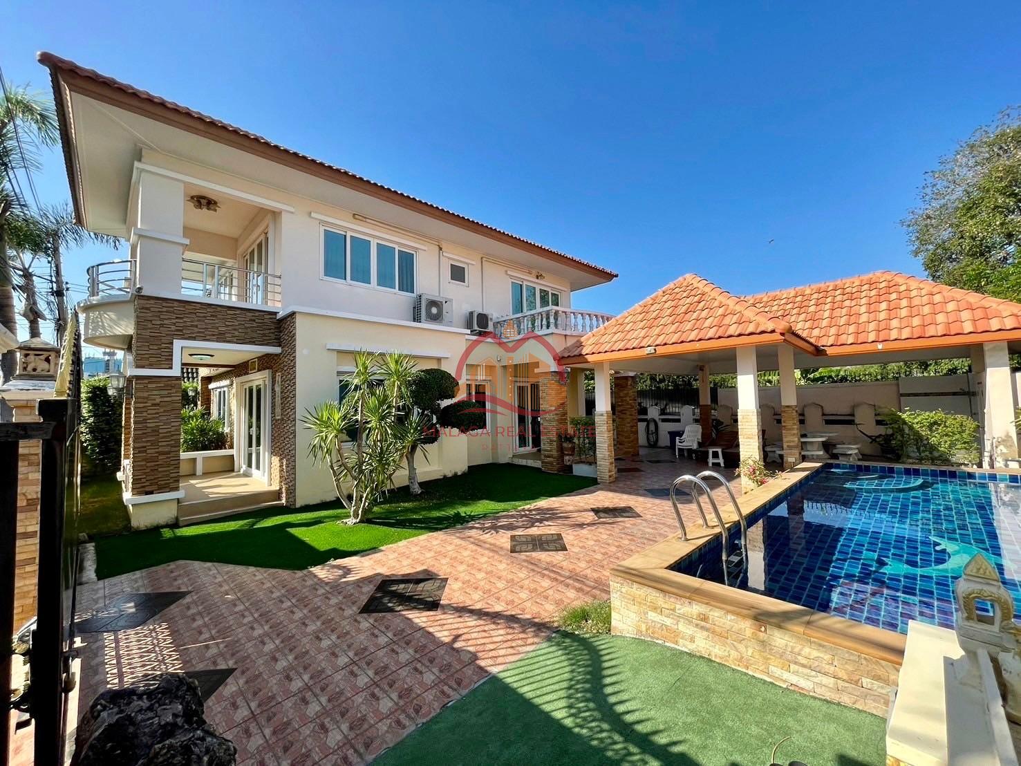 Private House for Sale on Thappraya Soi 15