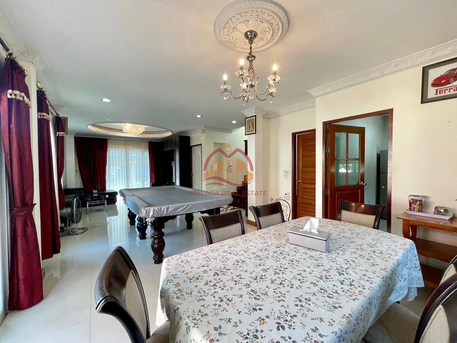 Private House for Sale on Thappraya Soi 15