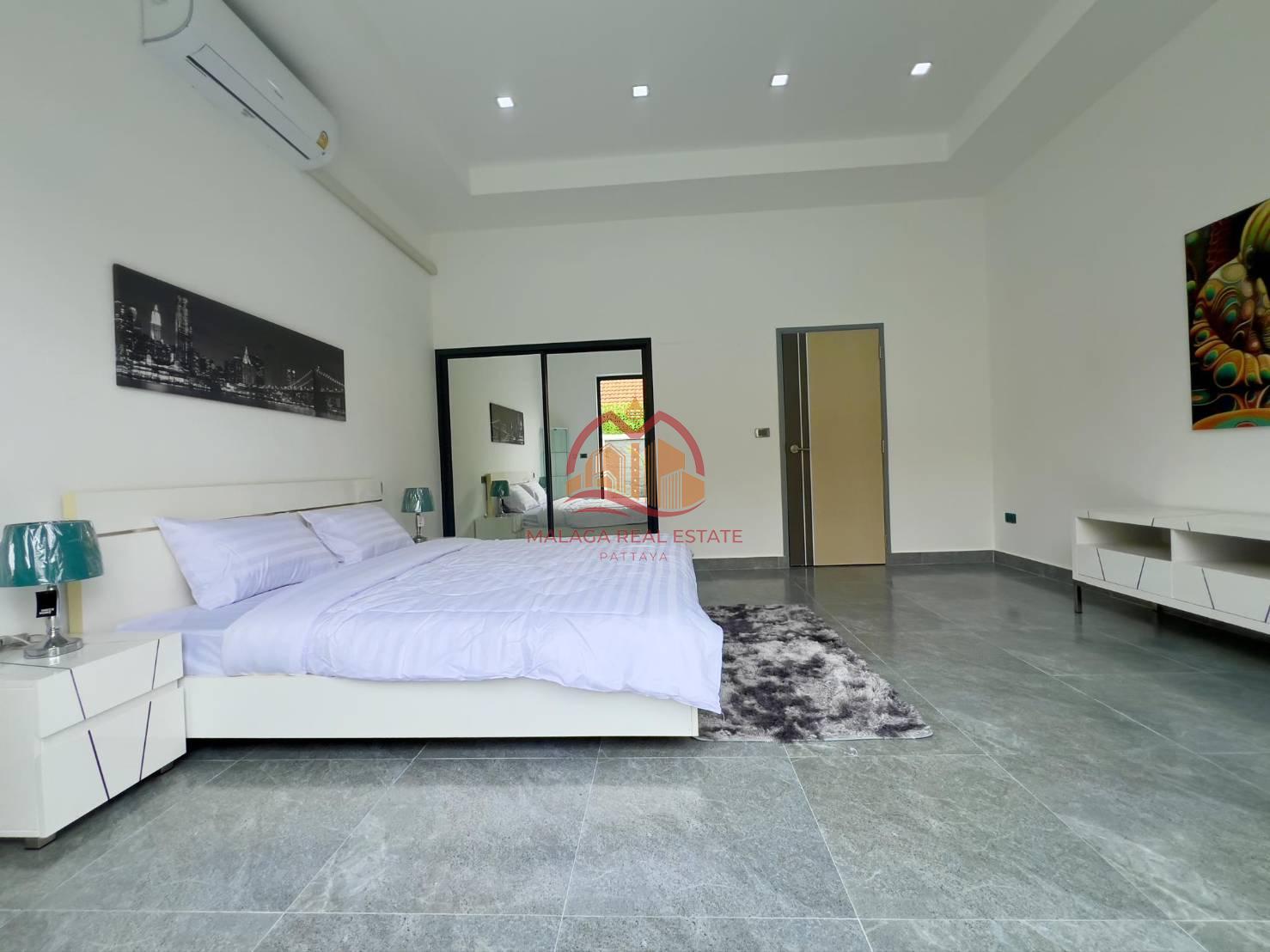 Luxury 6 Bedrooms House on Pratumnak