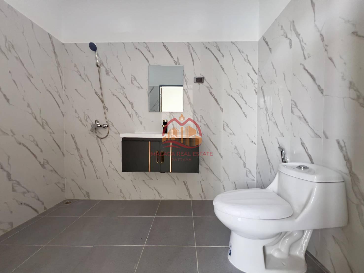 Luxury 6 Bedrooms House on Pratumnak