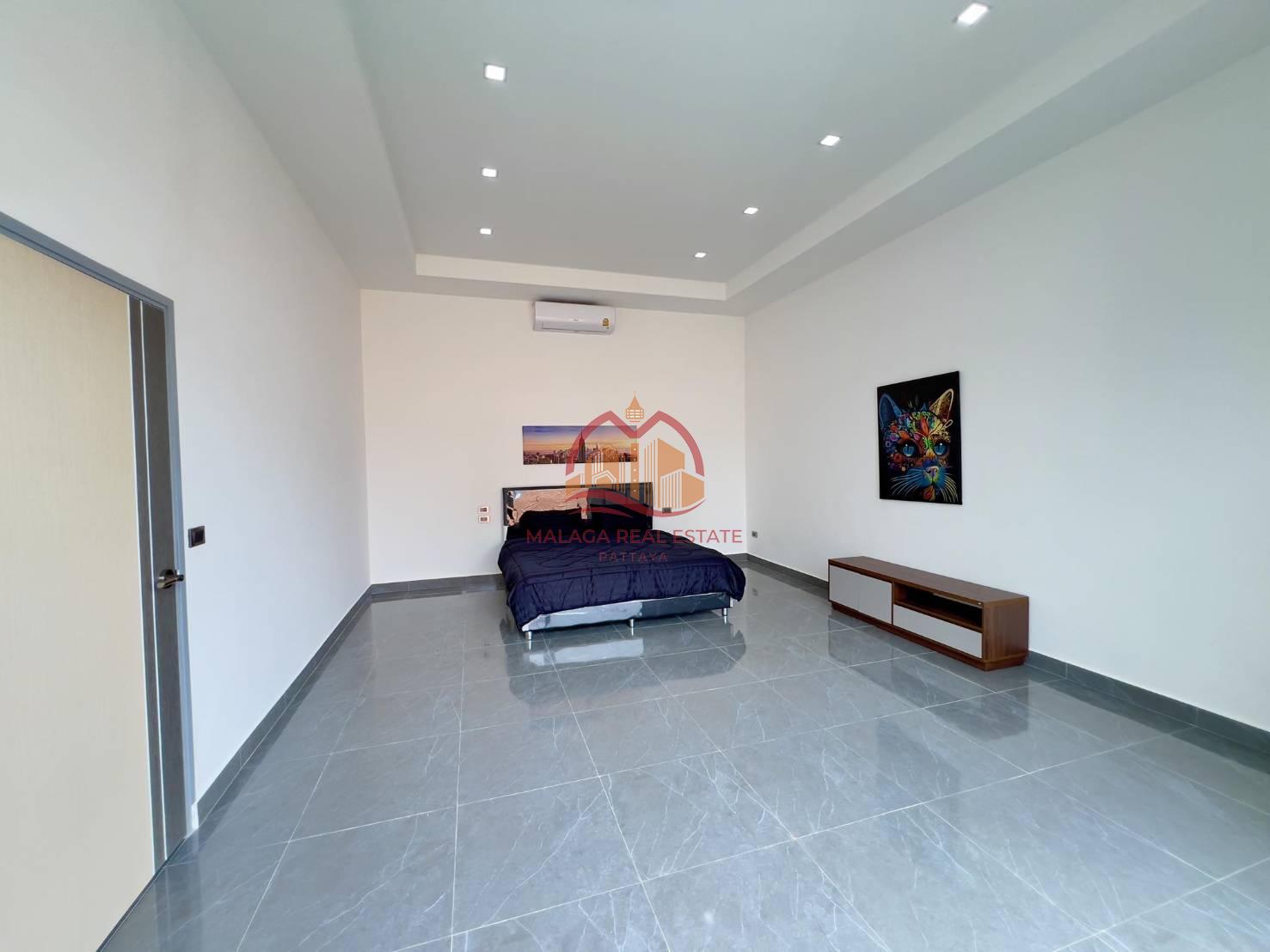 Luxury 6 Bedrooms House on Pratumnak