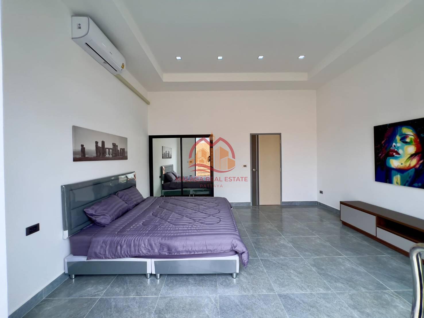 Luxury 6 Bedrooms House on Pratumnak