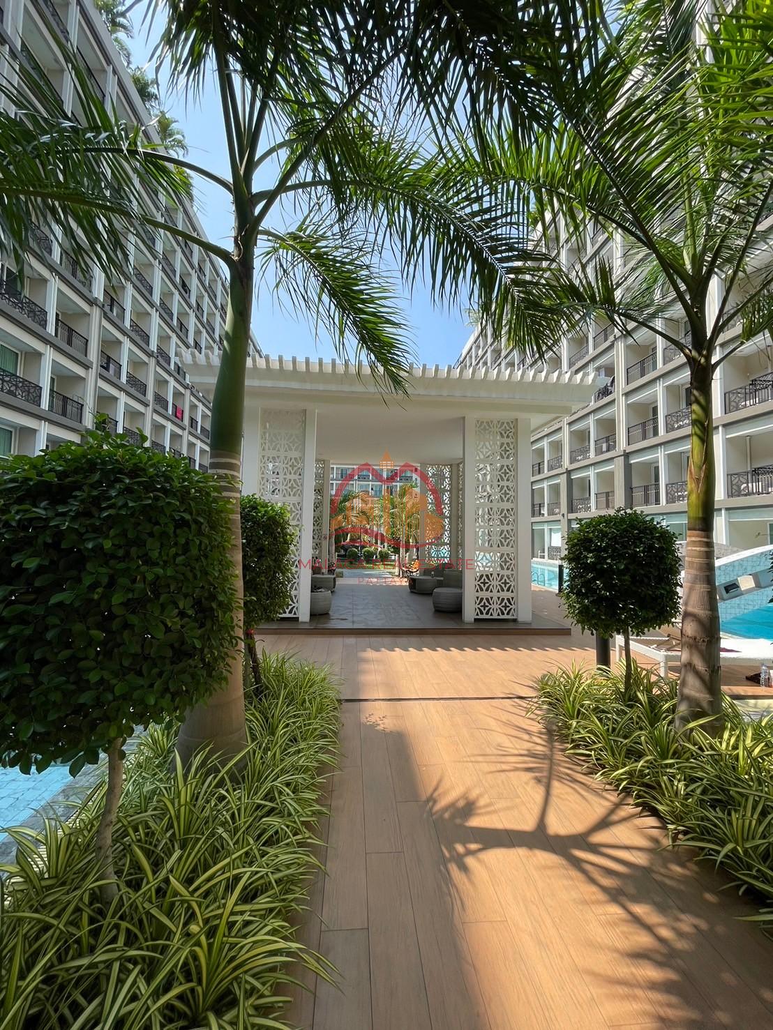 Dusit Grand Park 2