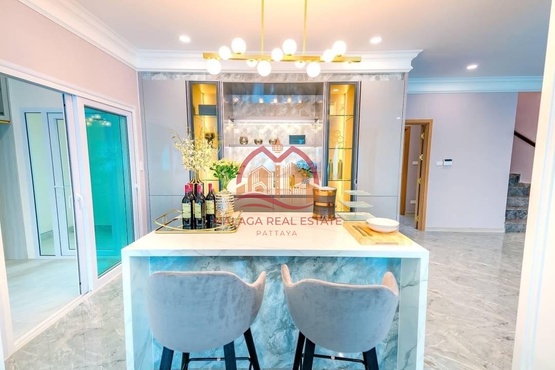 Baan Dusit Pattaya Hill 5