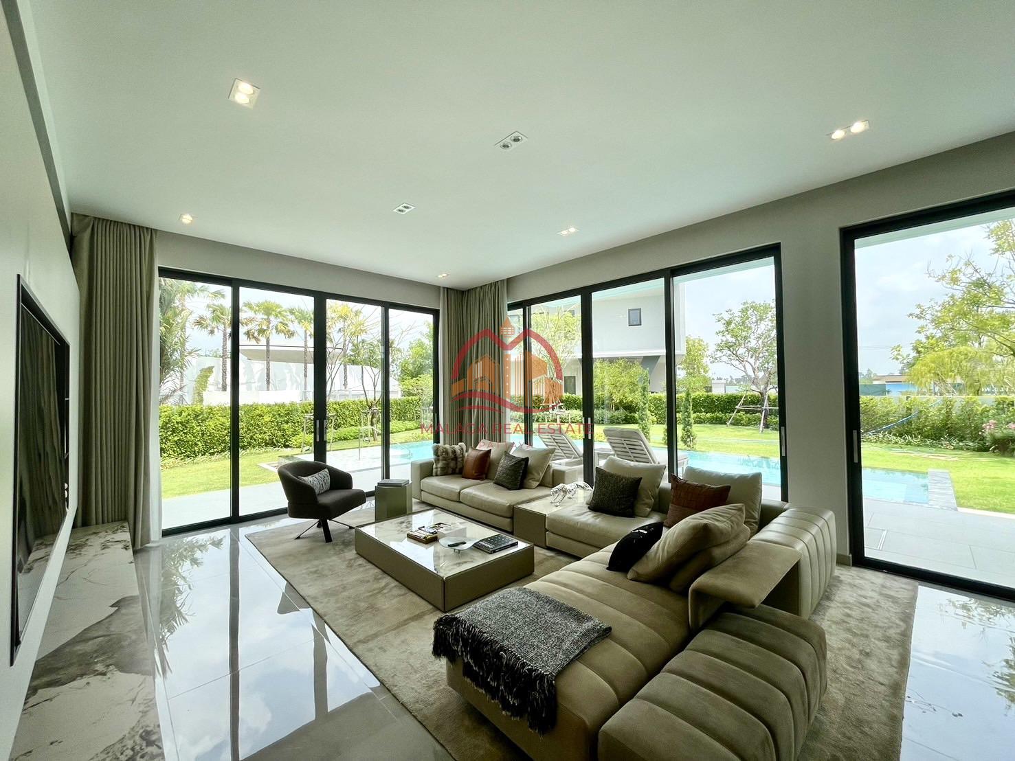 Glory Village Pattaya
