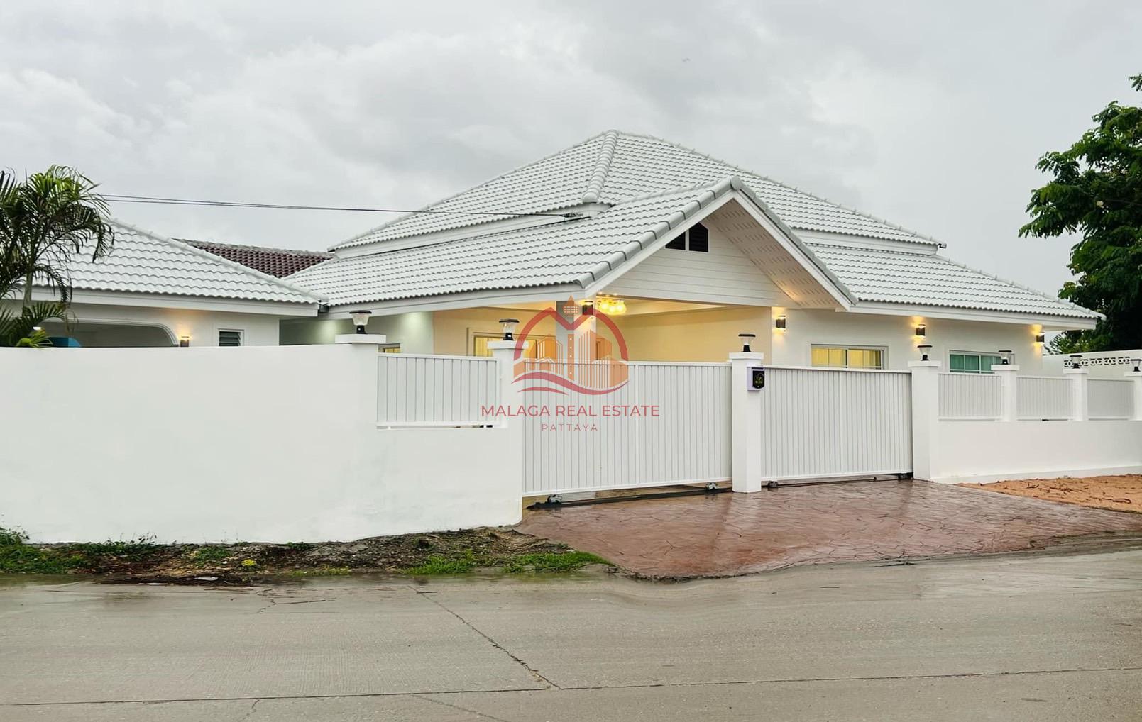 3 Bedrooms Family House at Mabprachan
