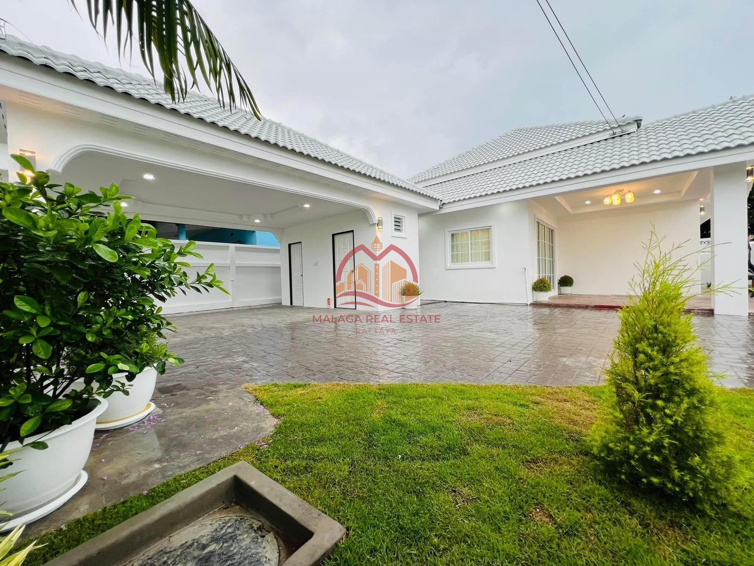 3 Bedrooms Family House at Mabprachan