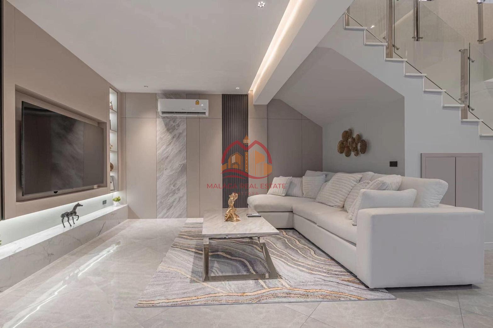 5 Bedrooms Modern Pool Villa