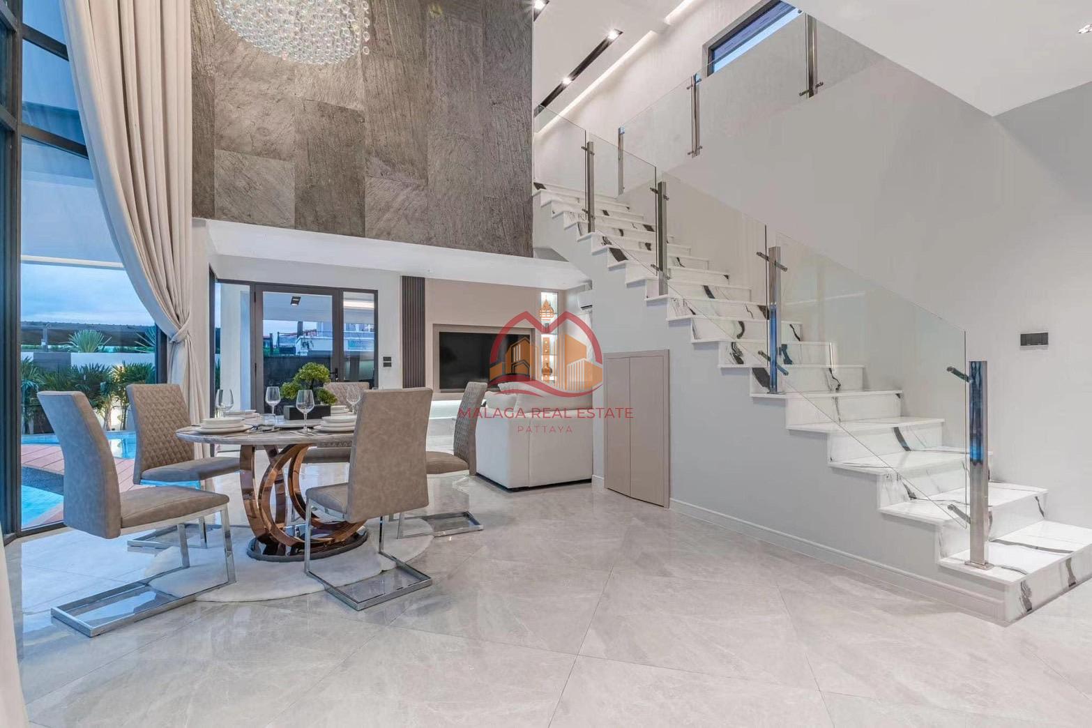 5 Bedrooms Modern Pool Villa