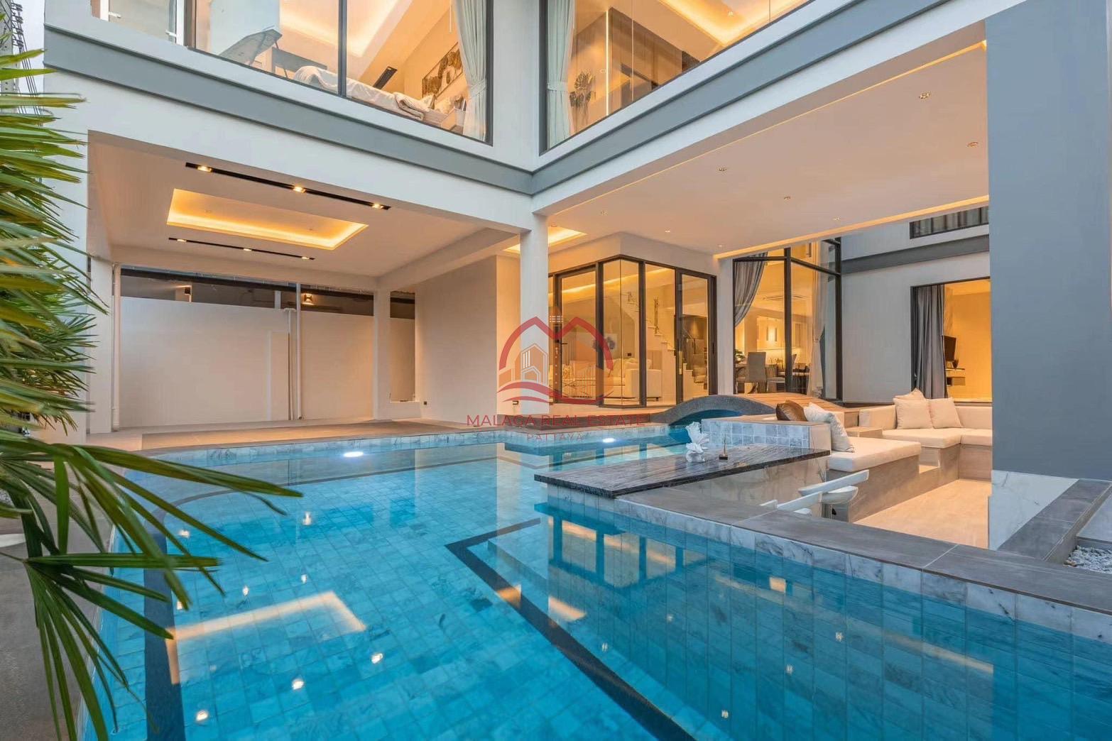 5 Bedrooms Modern Pool Villa