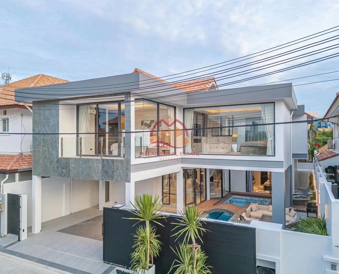 5 Bedrooms Modern Pool Villa
