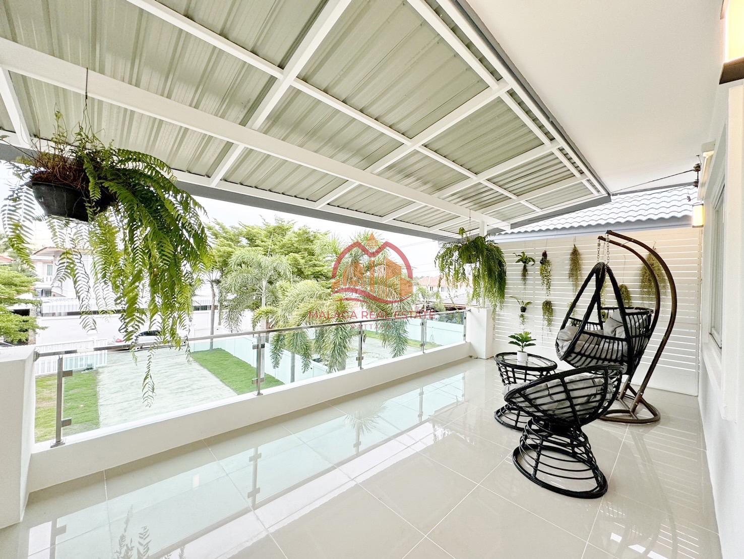 3 Bedrooms Family Home