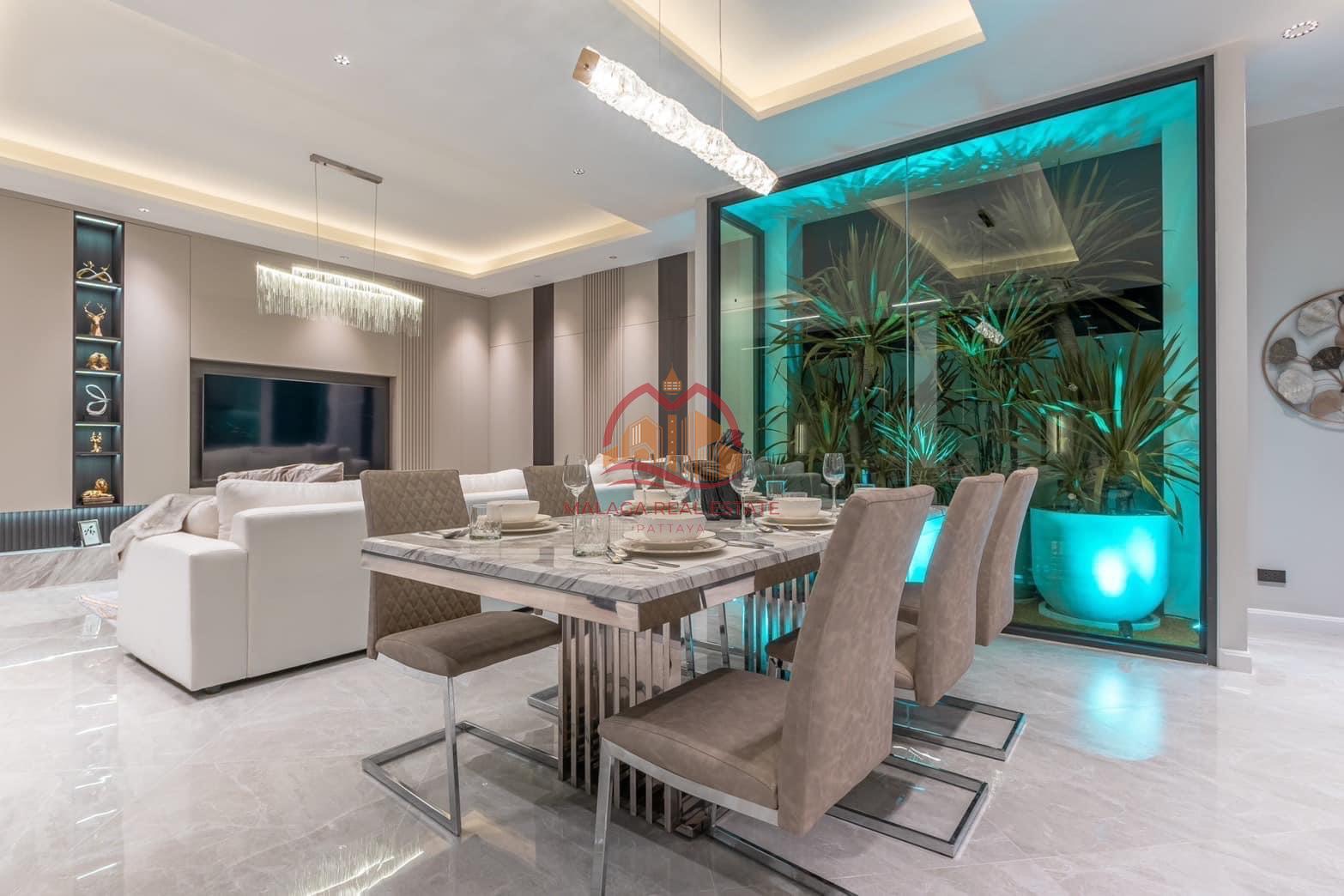 5 Bedrooms Luxury Modern Pool Villa