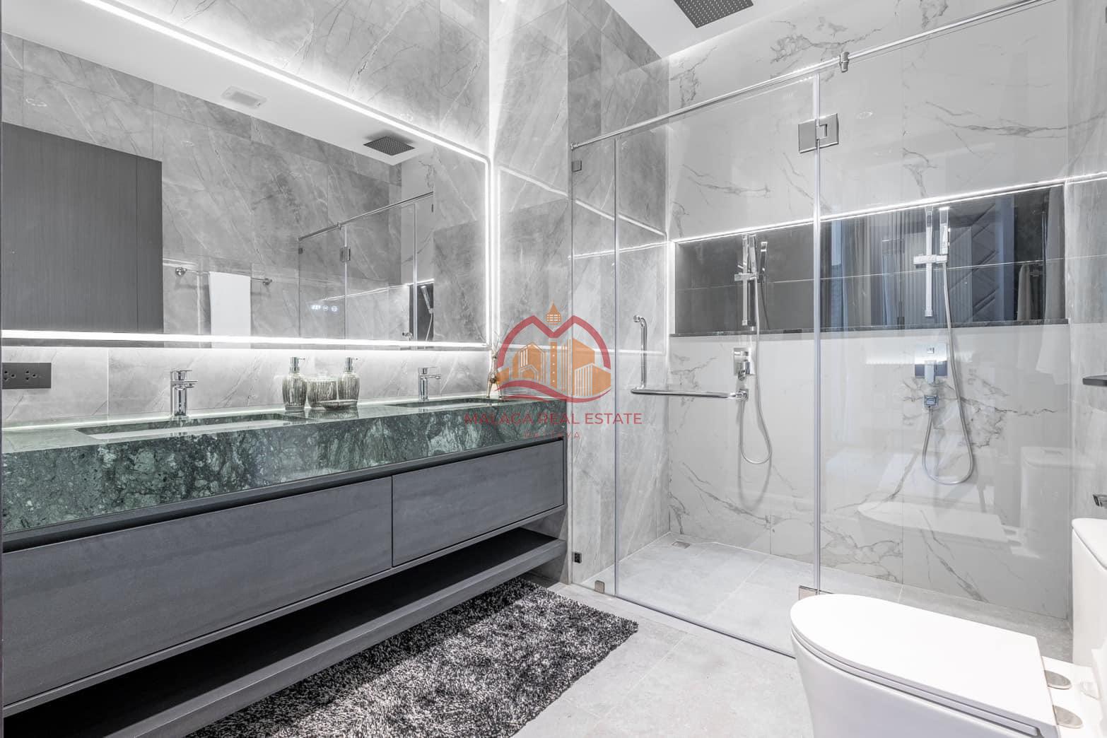 5 Bedrooms Luxury Modern Pool Villa