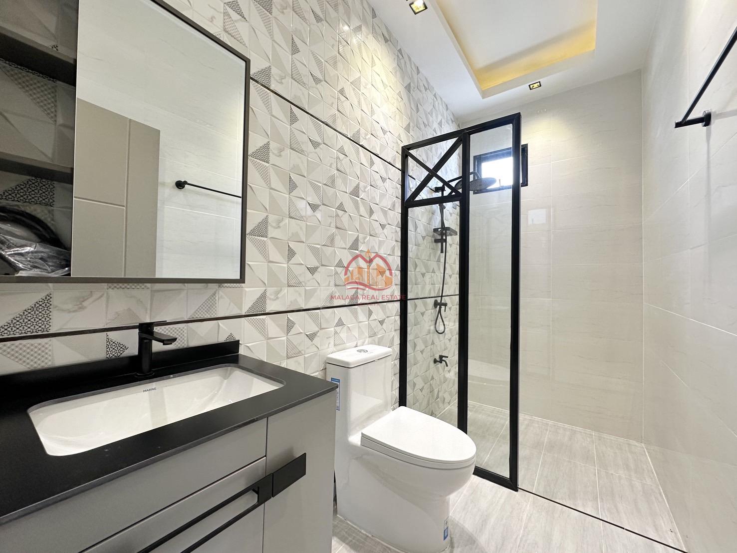 3 Bedrooms Family Home