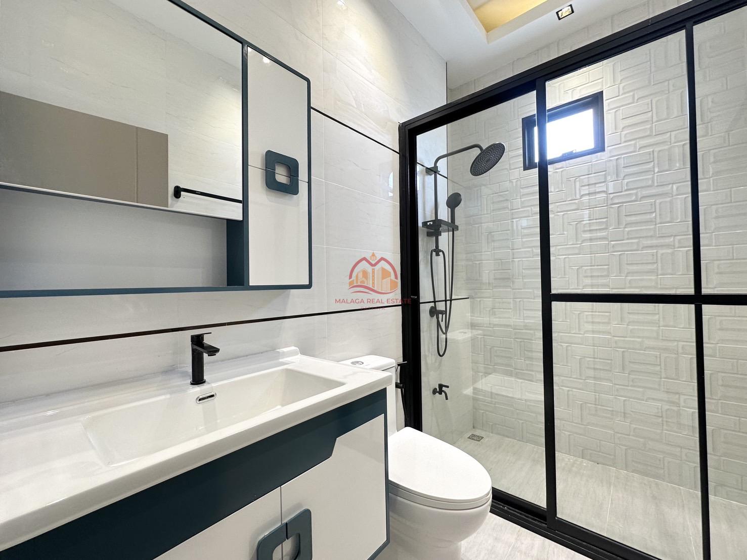 3 Bedrooms Family Home