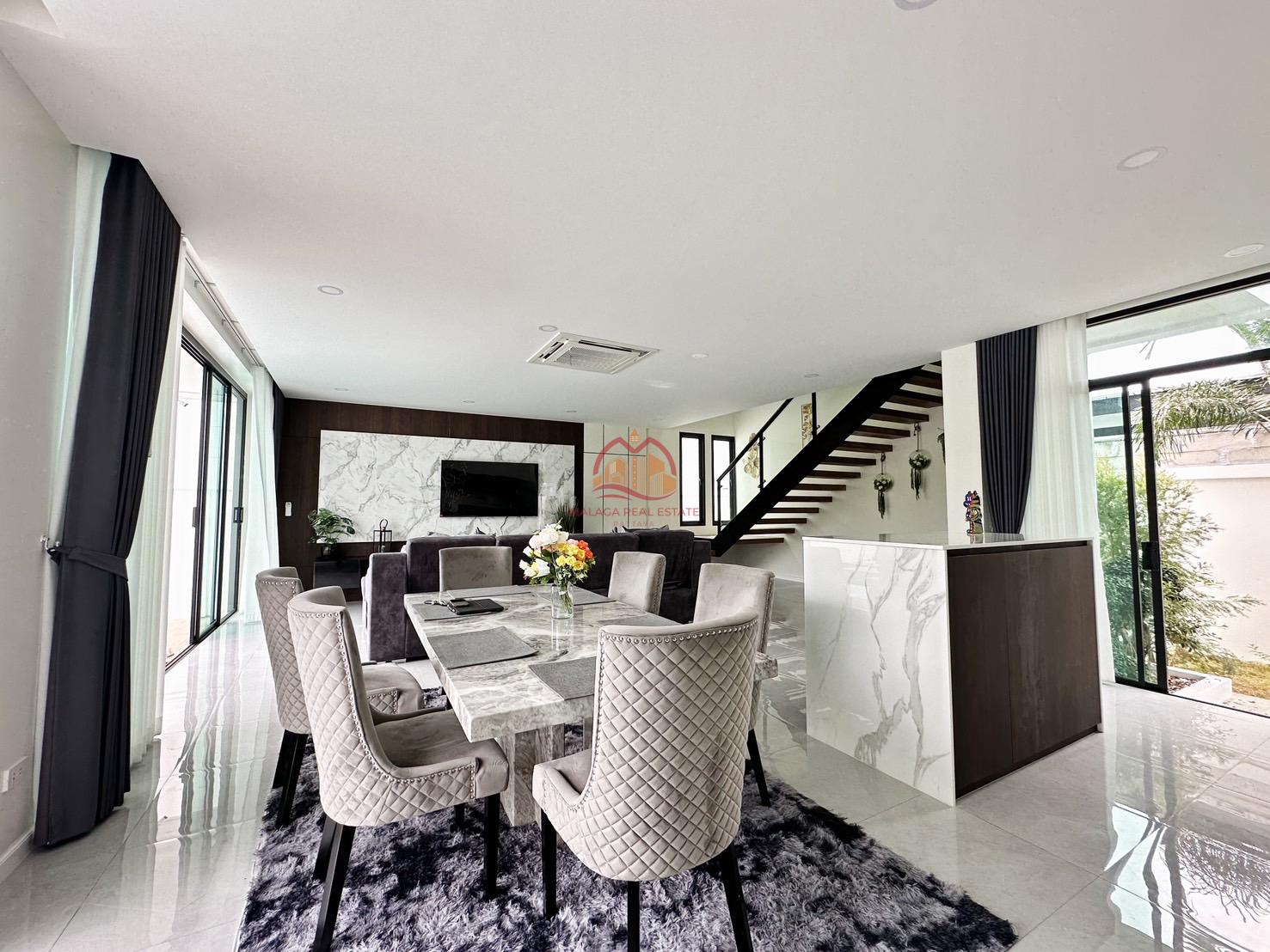 4 Bedrooms Luxury Modern Pool Villa