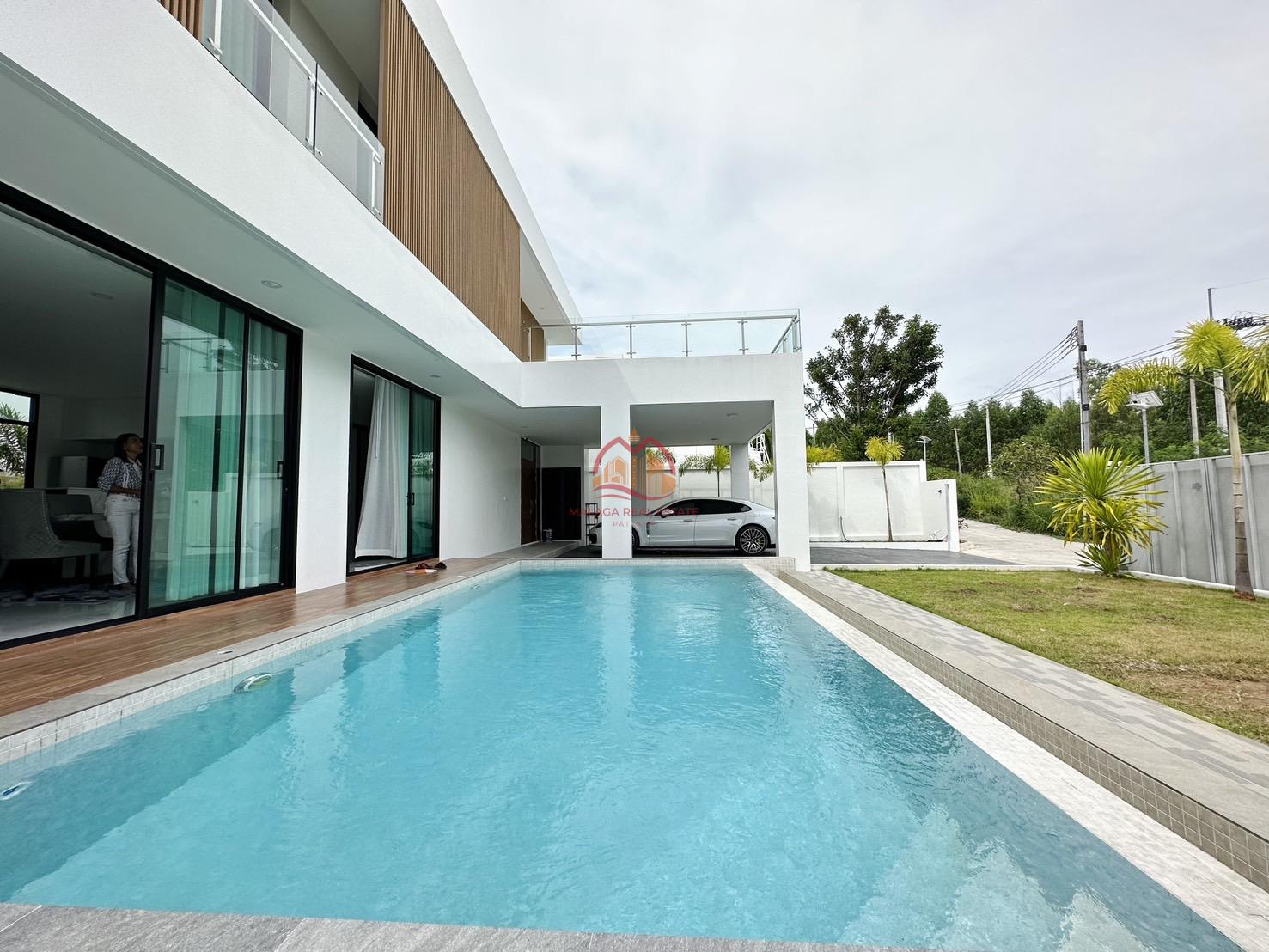 4 Bedrooms Luxury Modern Pool Villa