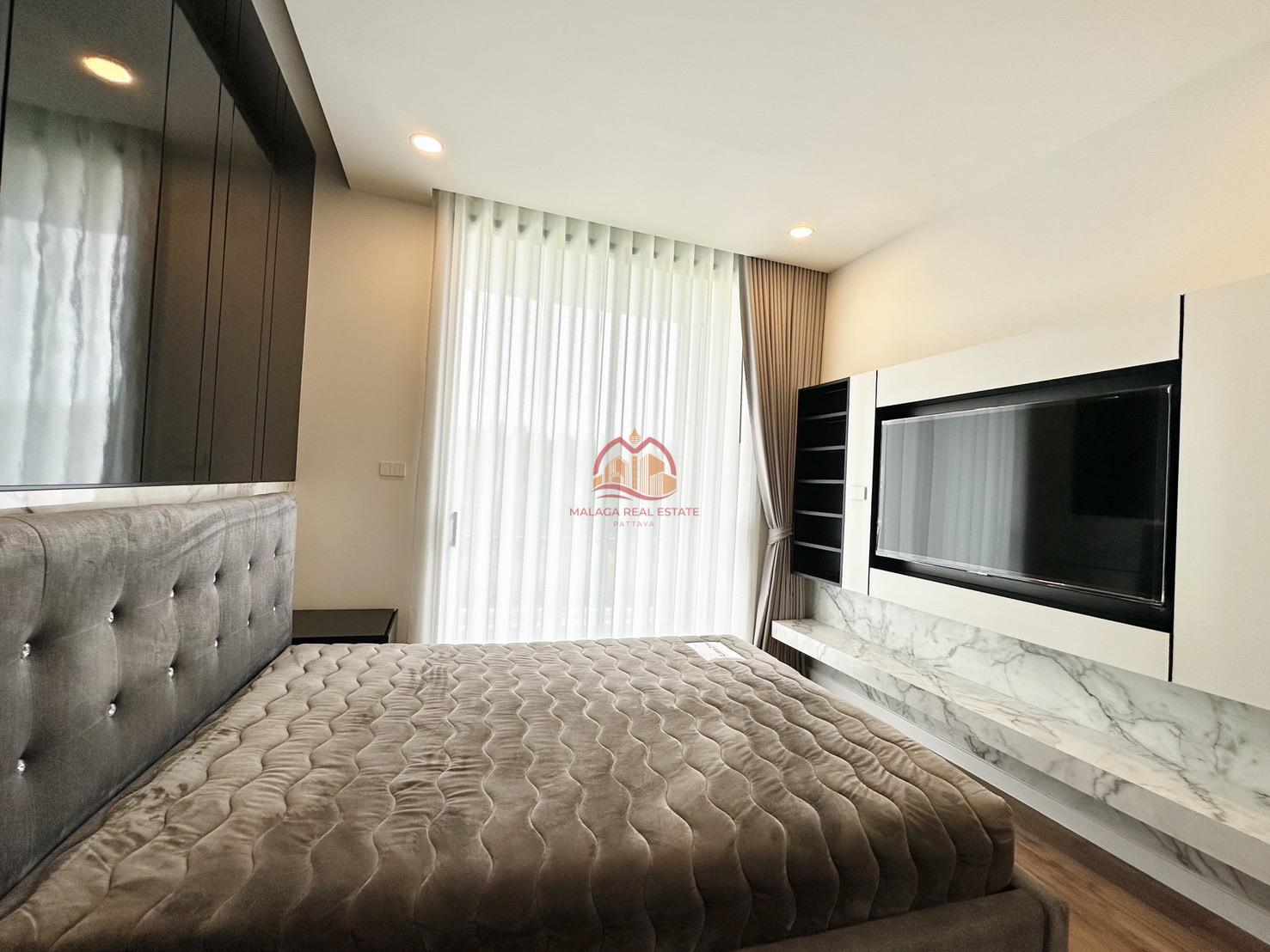 4 Bedrooms Luxury Modern Pool Villa