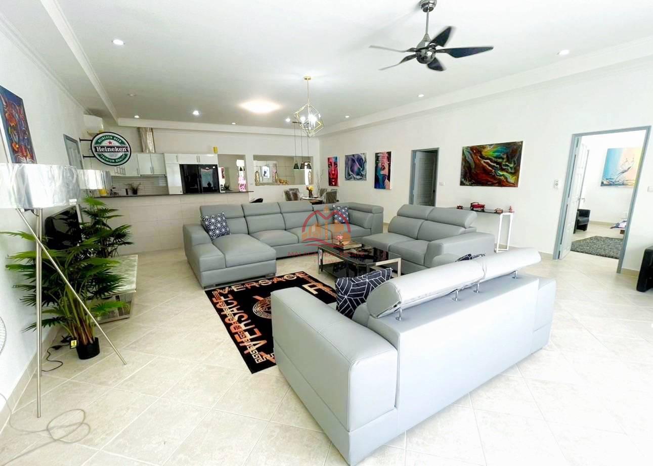 Majestic Residence