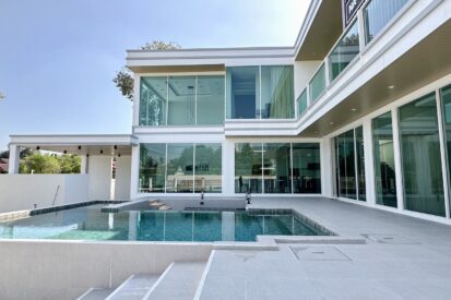 4 Bedrooms Luxury Modern Pool Villa