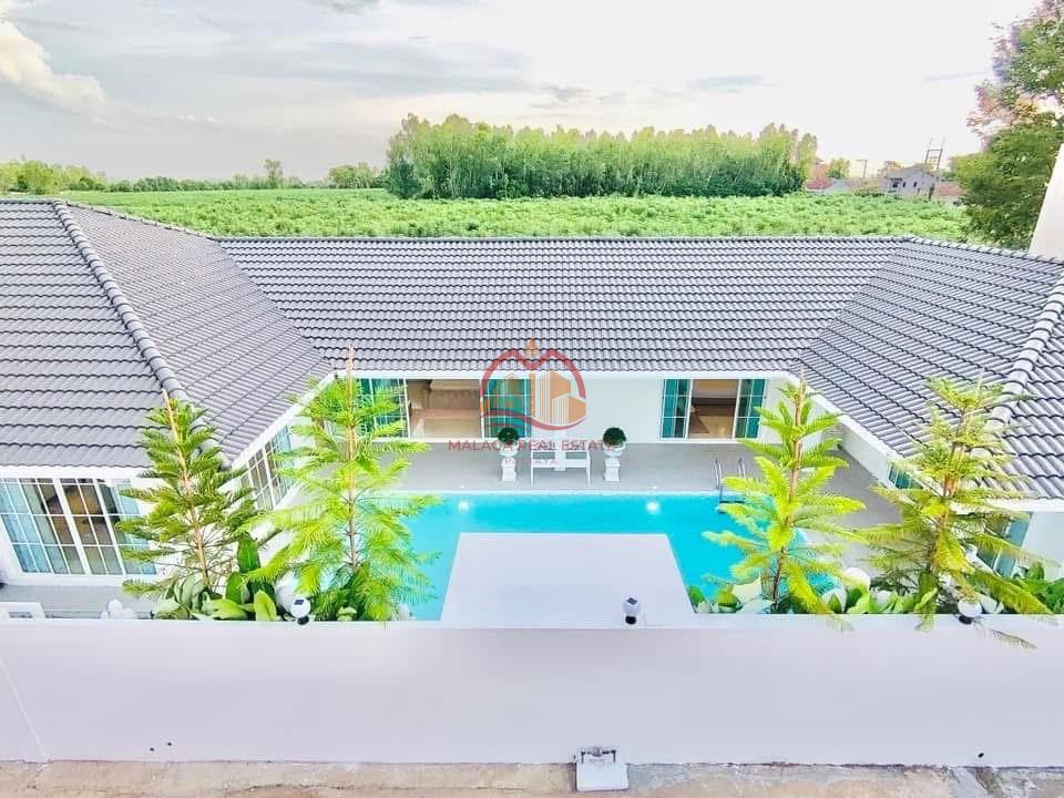 5 Bedrooms Luxury Modern Pool Villa