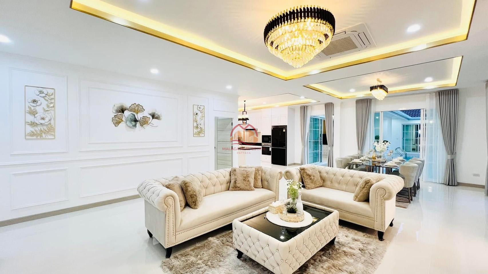 5 Bedrooms Luxury Modern Pool Villa