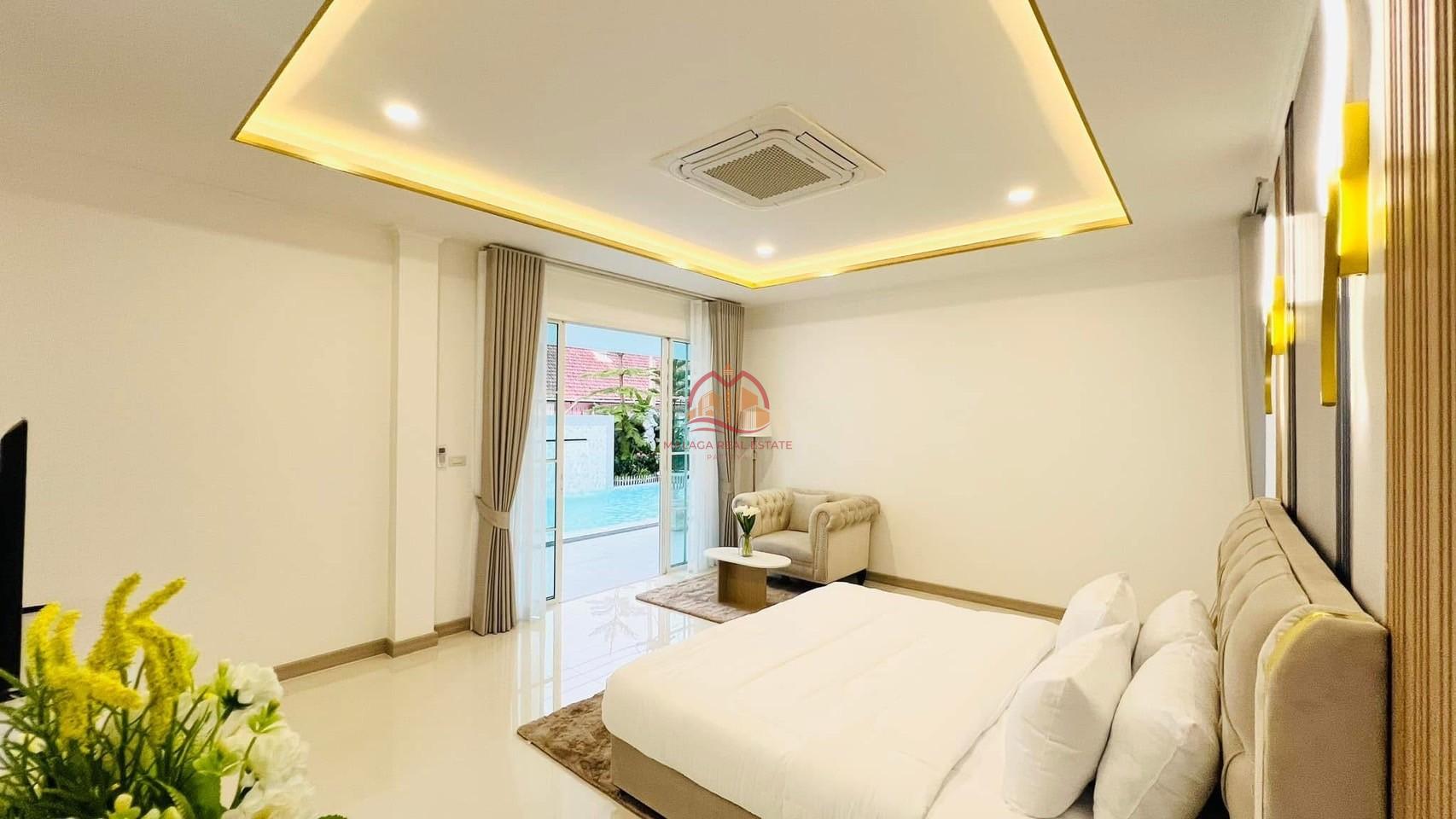 5 Bedrooms Luxury Modern Pool Villa