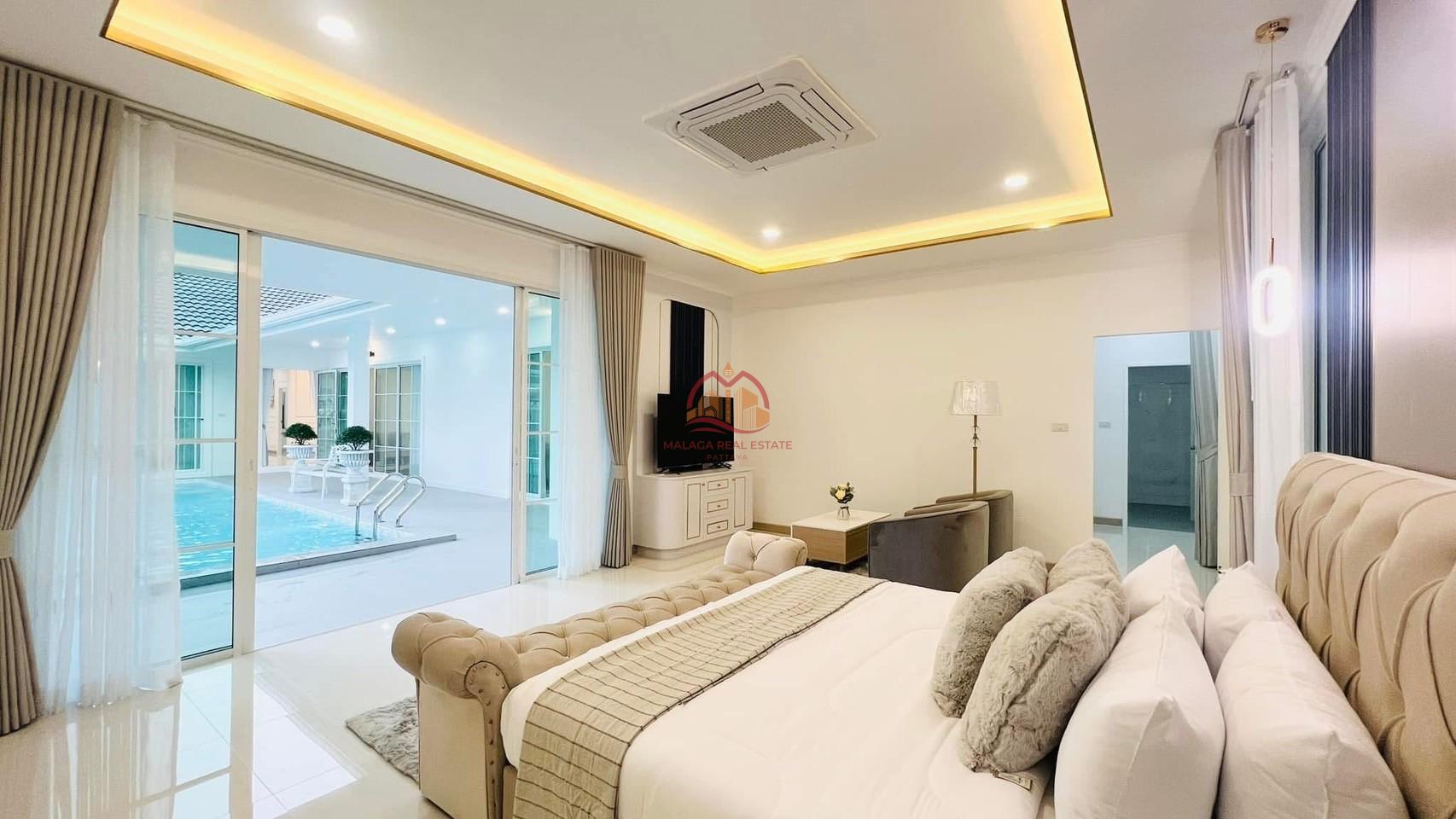 5 Bedrooms Luxury Modern Pool Villa