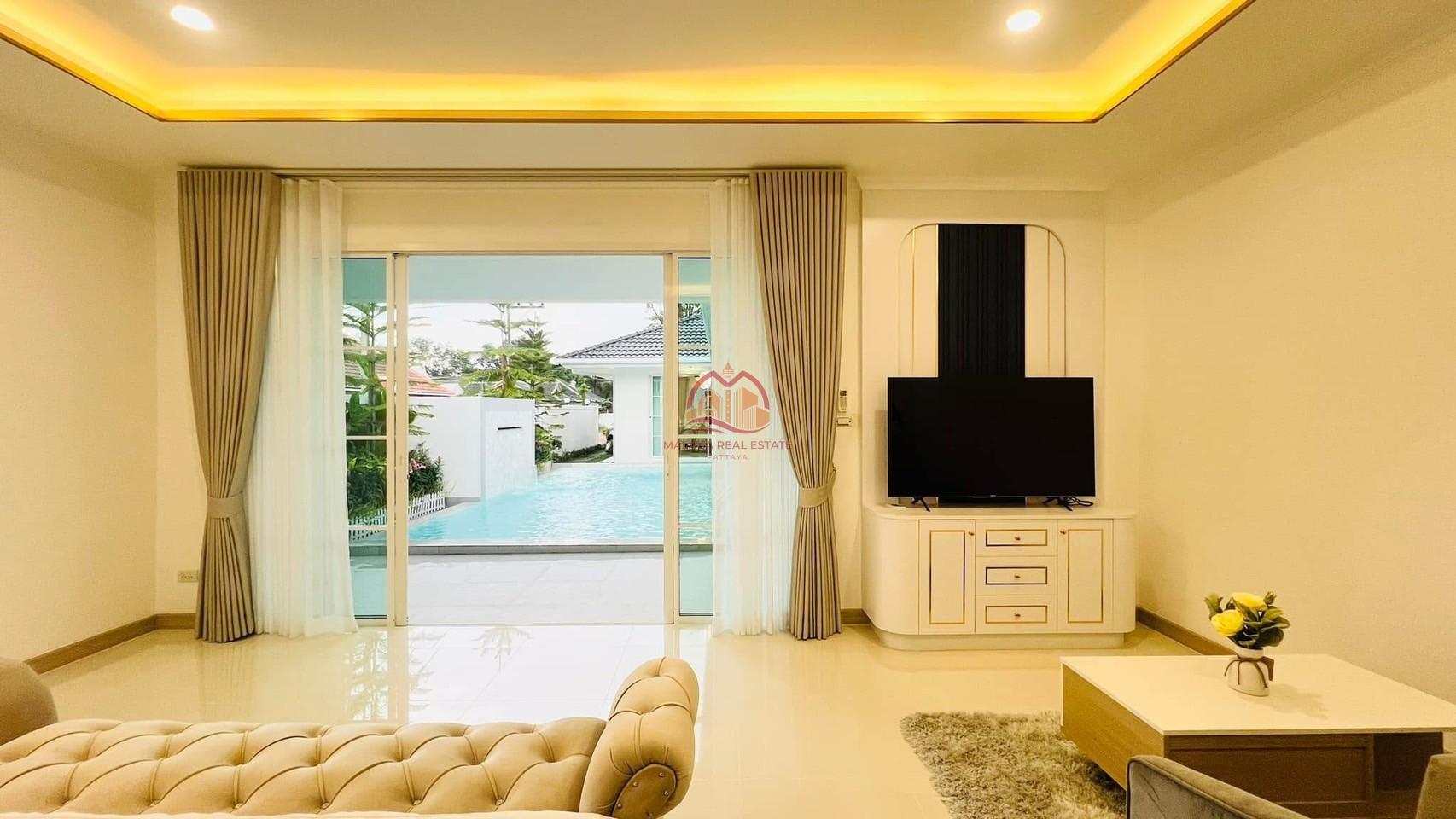 5 Bedrooms Luxury Modern Pool Villa