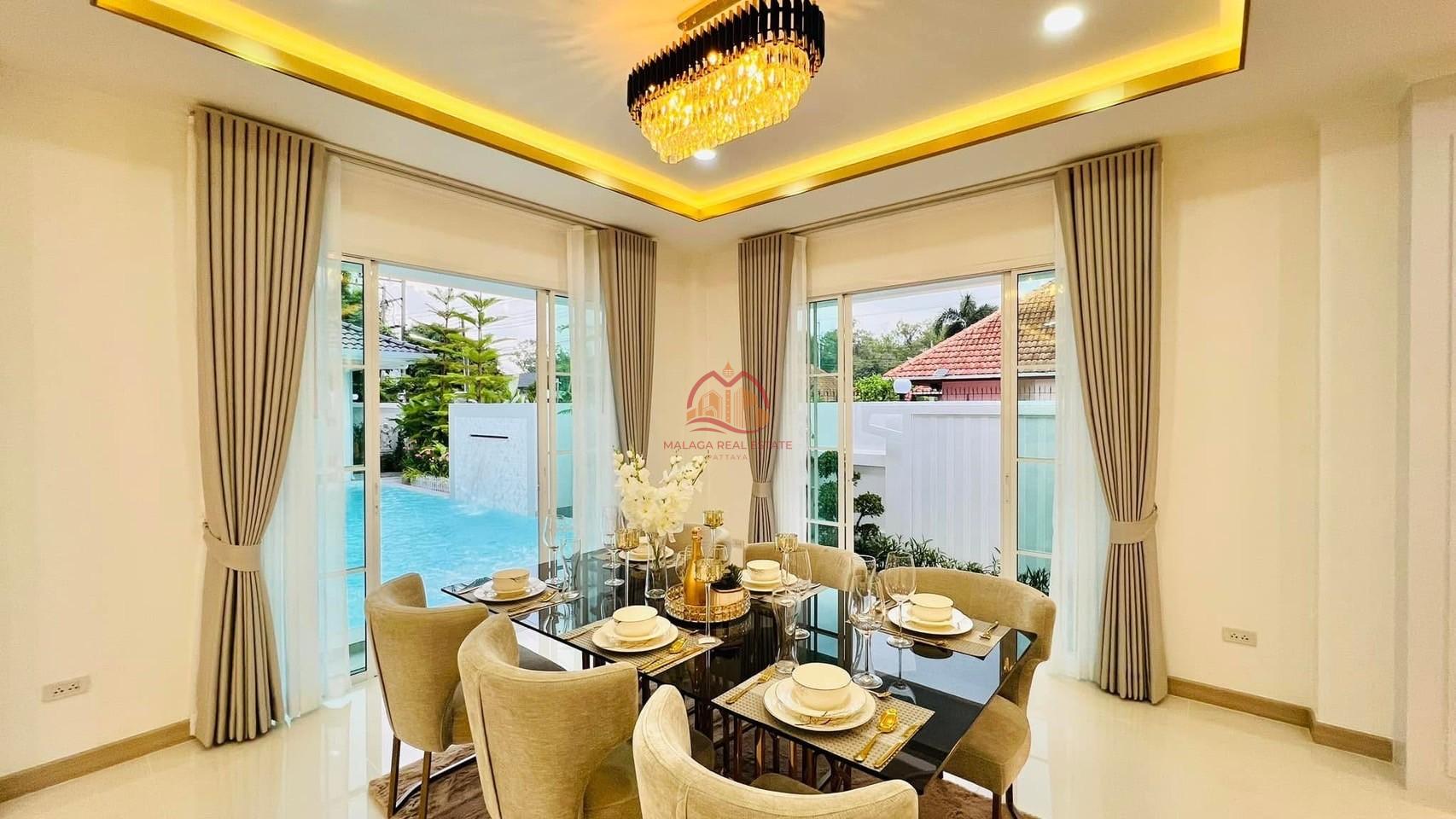 5 Bedrooms Luxury Modern Pool Villa