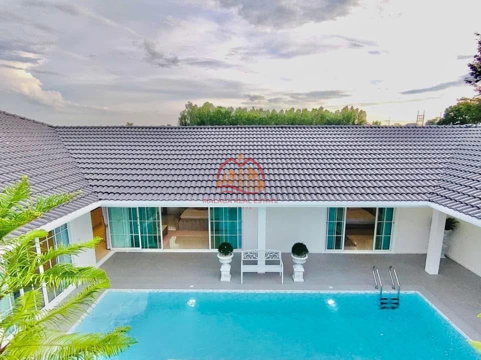 5 Bedrooms Luxury Modern Pool Villa
