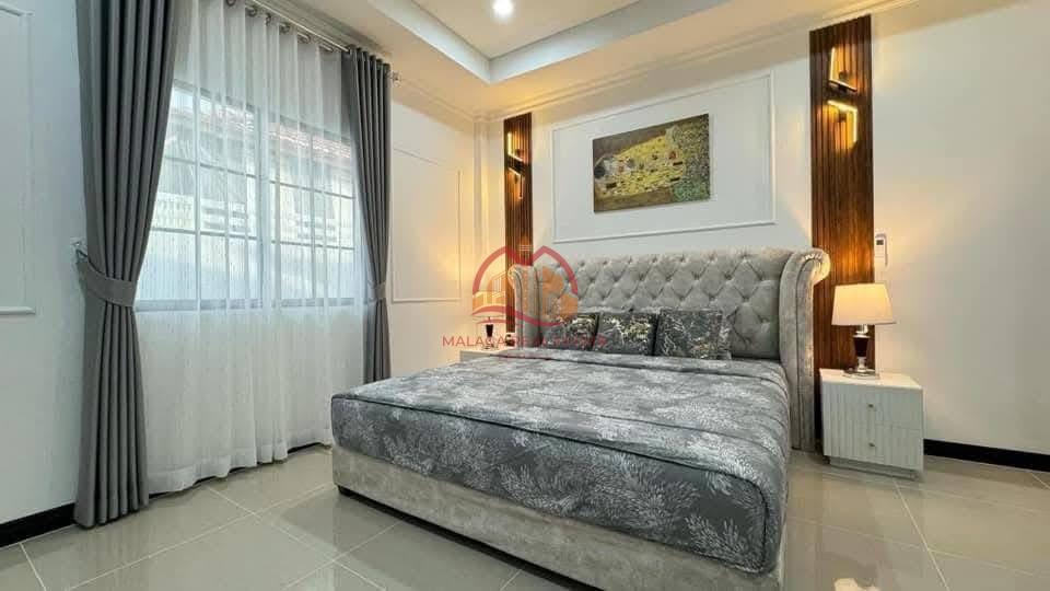 Pattaya Land and House